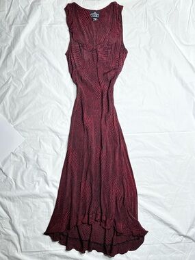 Angie - Y2K Sleeveless Ruffle V-cut Maxi Dress in Red & Black